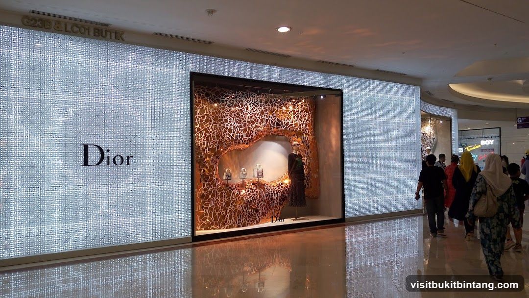 Dior Storefront