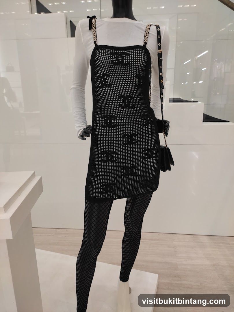 Mannequin in Chanel Outfit