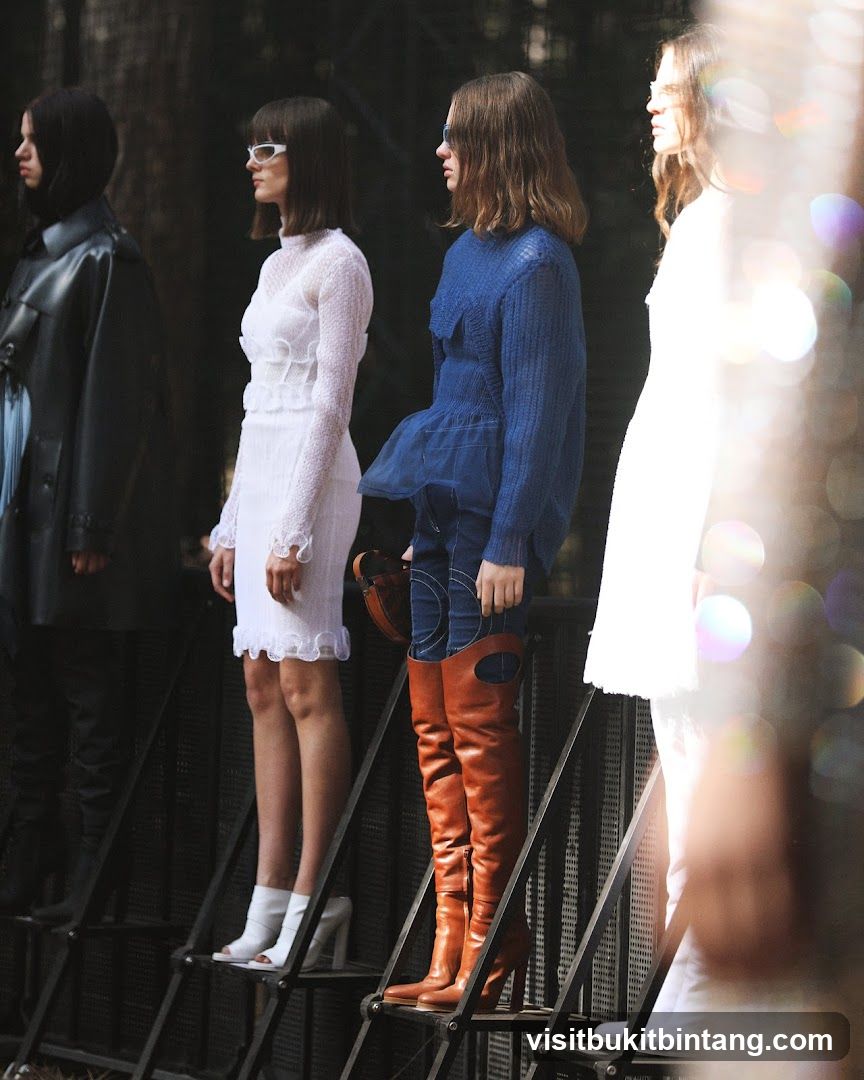 Fashion show models