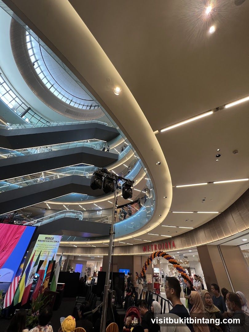 Indoor mall atrium with performance stage