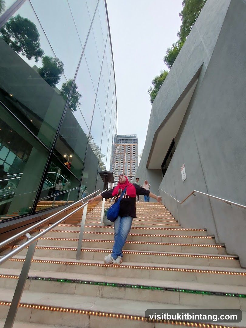 The Grand Steps at Lalaport BBCC
