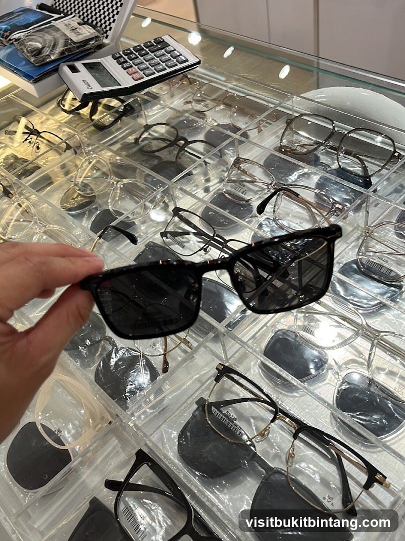 Eyeglasses Display