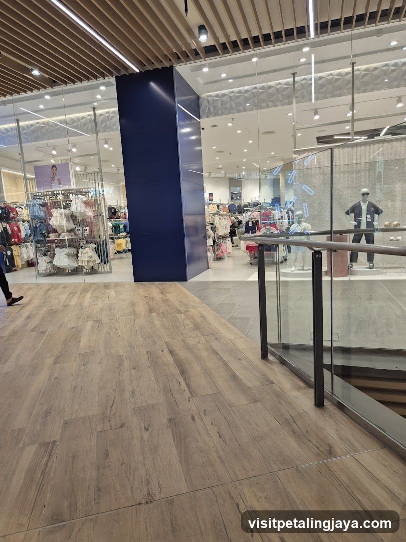 Max Fashion Lalaport BBCC