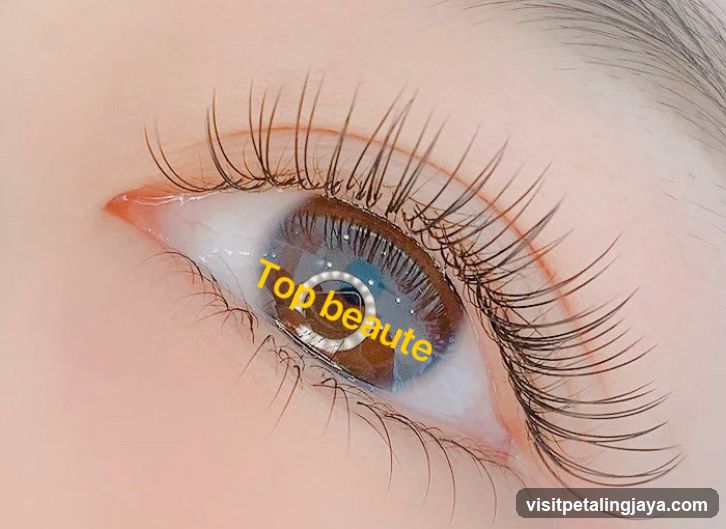 Eye with contact lens and eyelashes