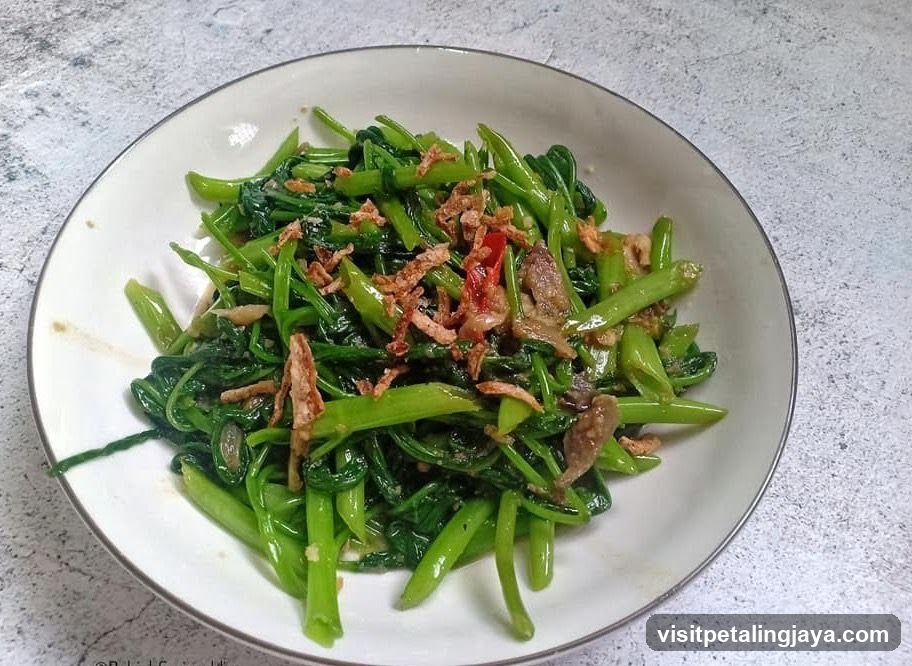 Stir-fried Water Spinach with Fried Pork