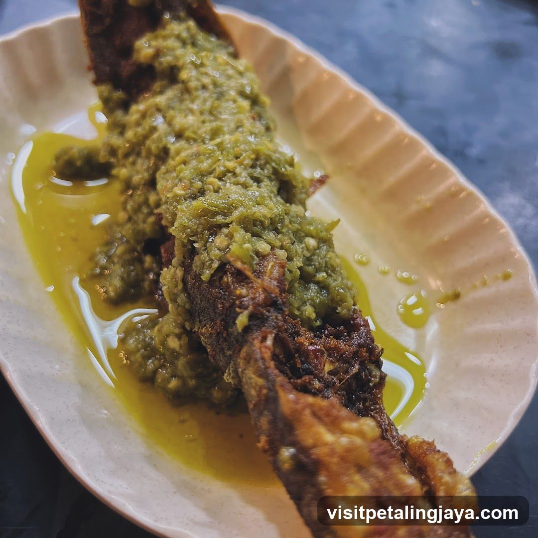 Fried Fish with Green Paste