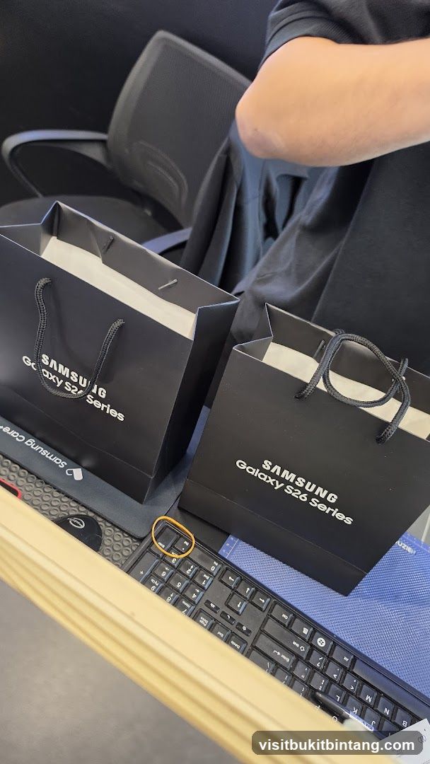 Samsung Galaxy S26 Series Shopping Bags