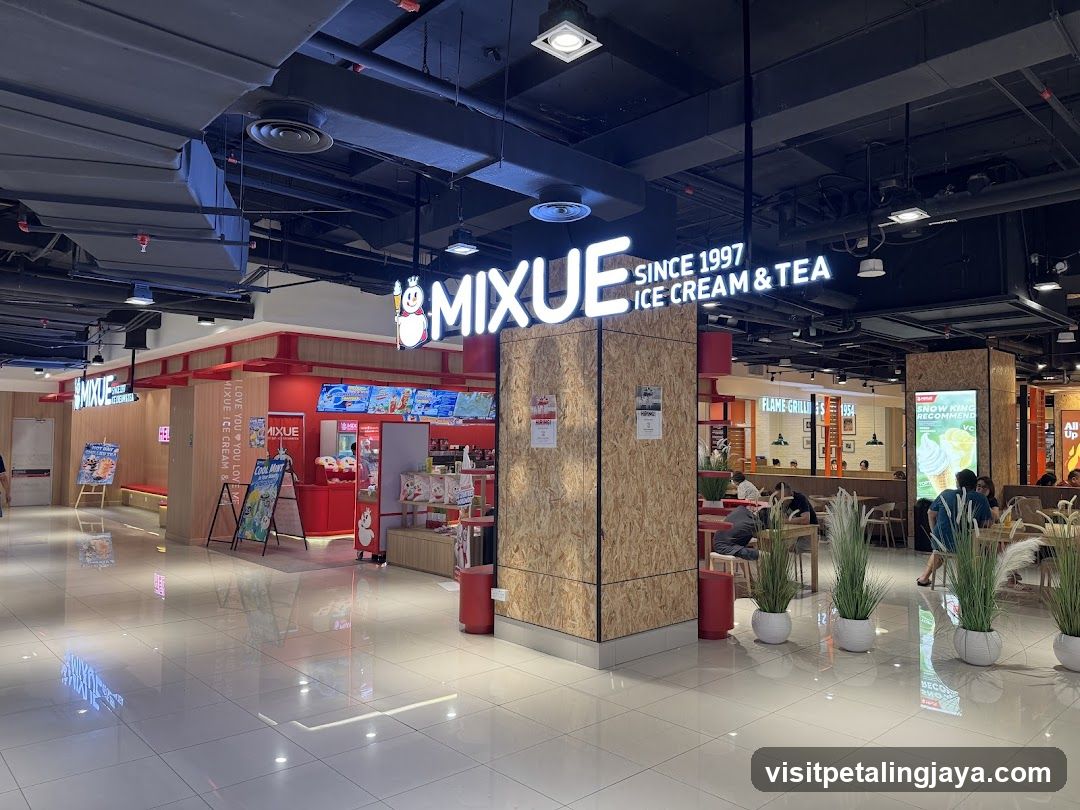 MIXUE Ice Cream & Tea Store Interior