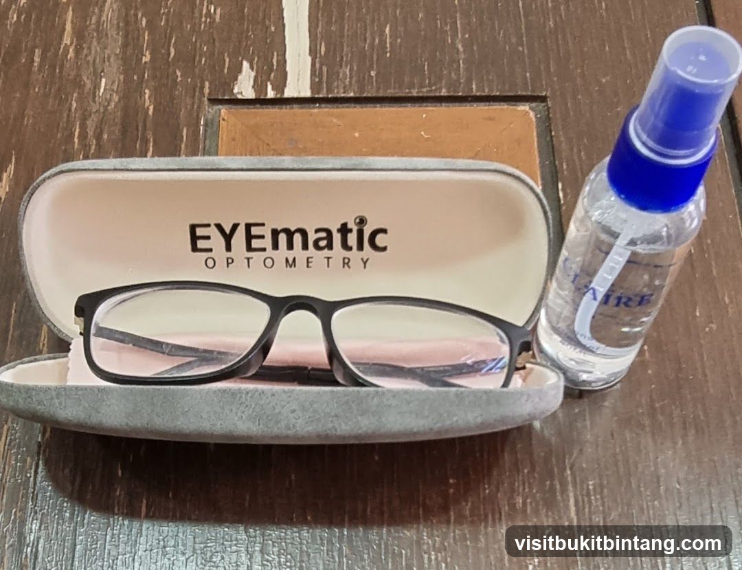 Eyeglasses and Cleaning Spray