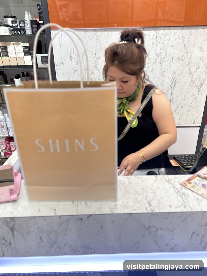 Shins Store Interior