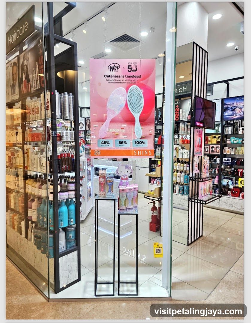 Wet & Shins Haircare Store Interior