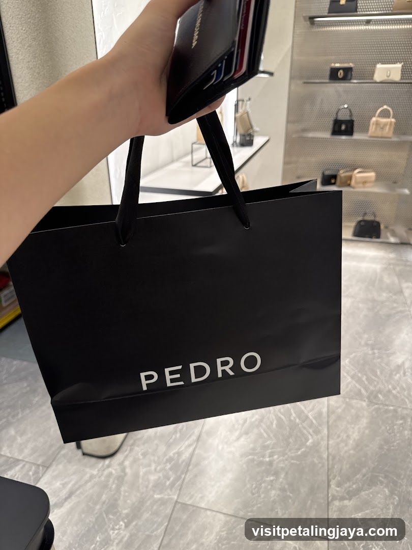 Shopping Bag with Pedro Branding