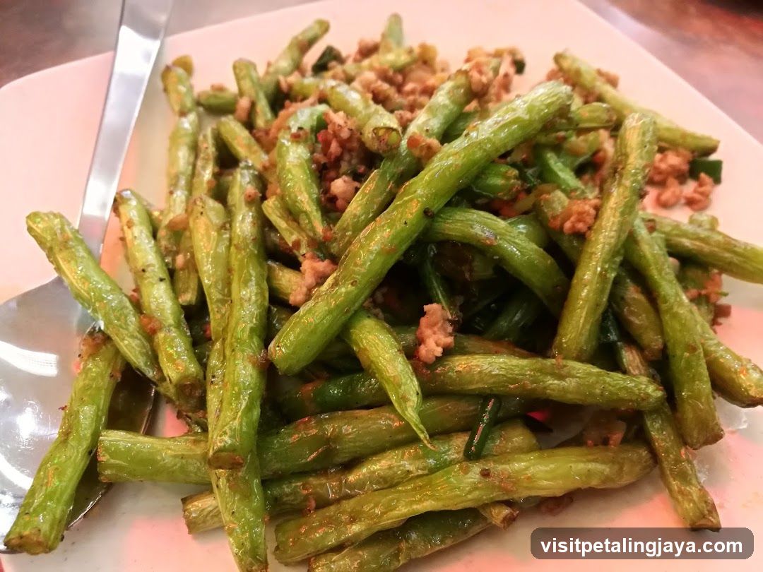 Stir-fried Green Beans with Minced Pork