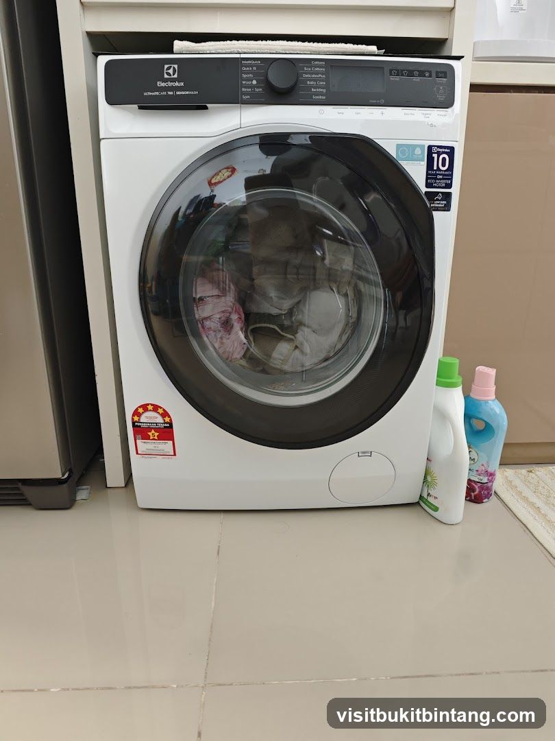 Washing Machine with Laundry Detergent