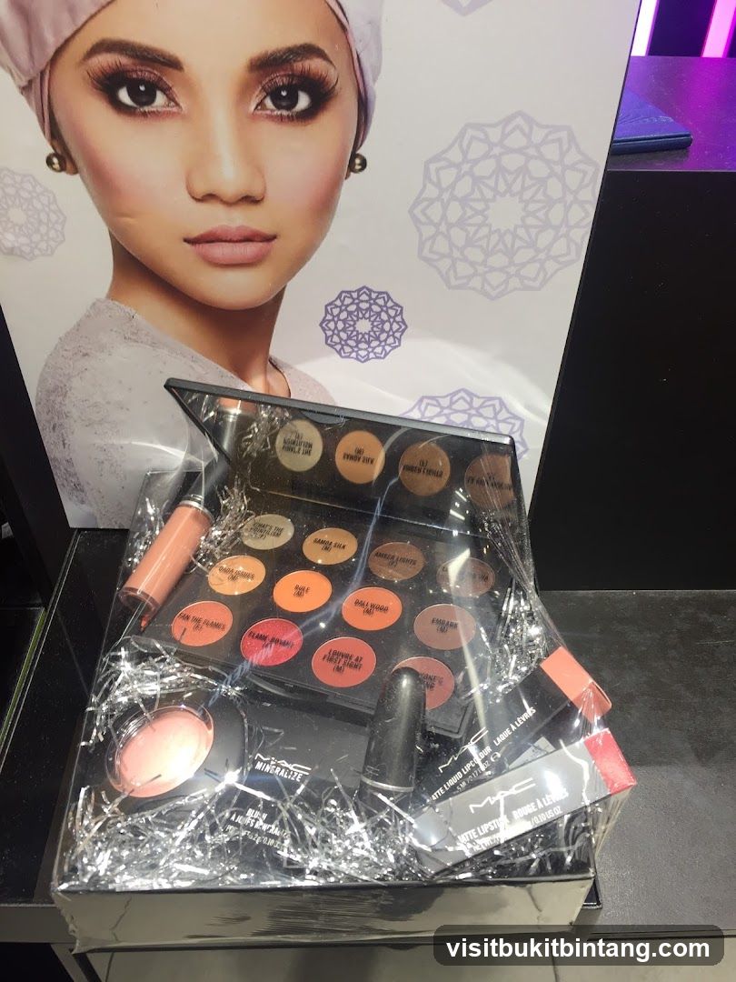 MAC Cosmetics Gift Set