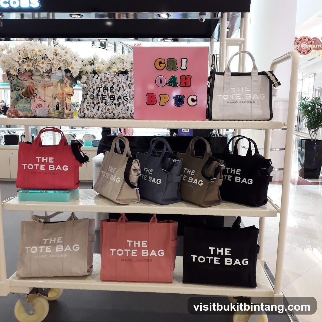 Marc Jacobs Tote Bags Display