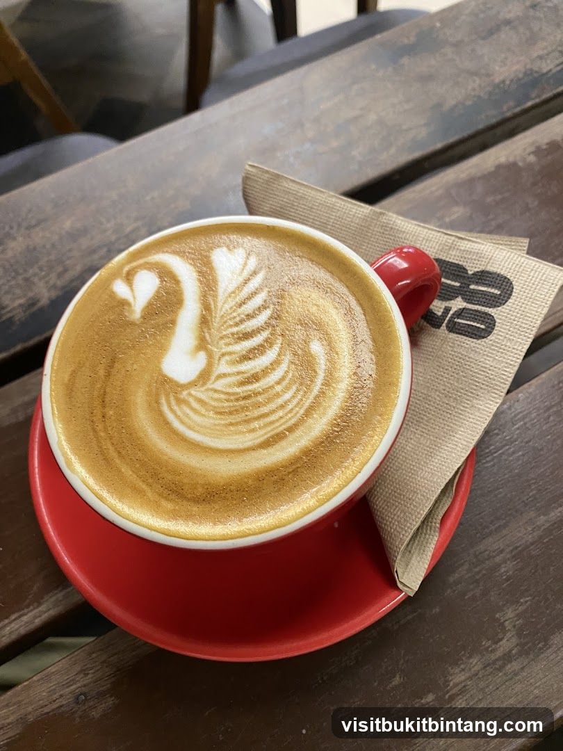Latte with Swan Art