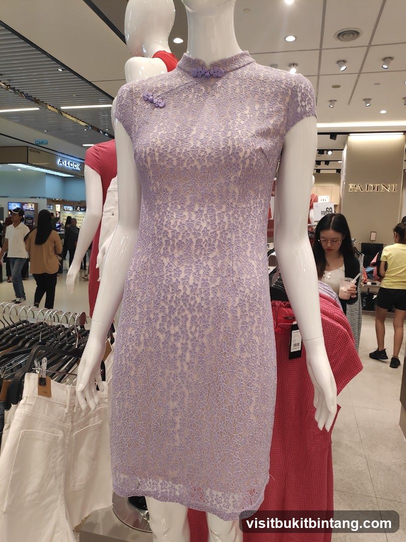 Mannequins in a store