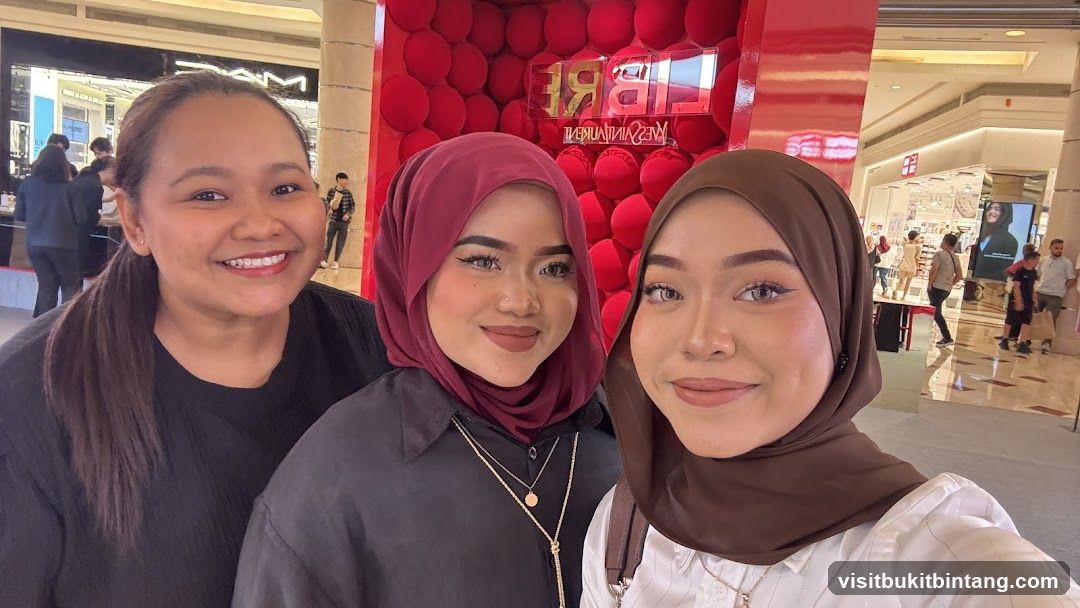 Three women posing for a selfie