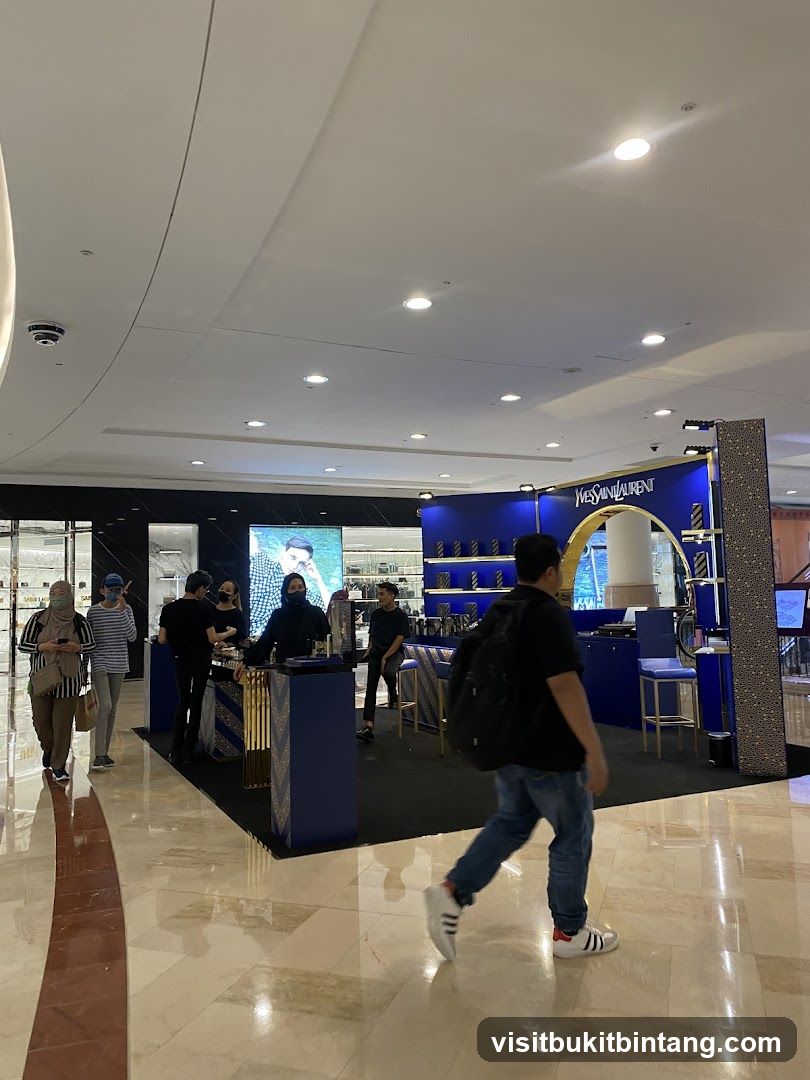 Yves Saint Laurent Pop-Up Store