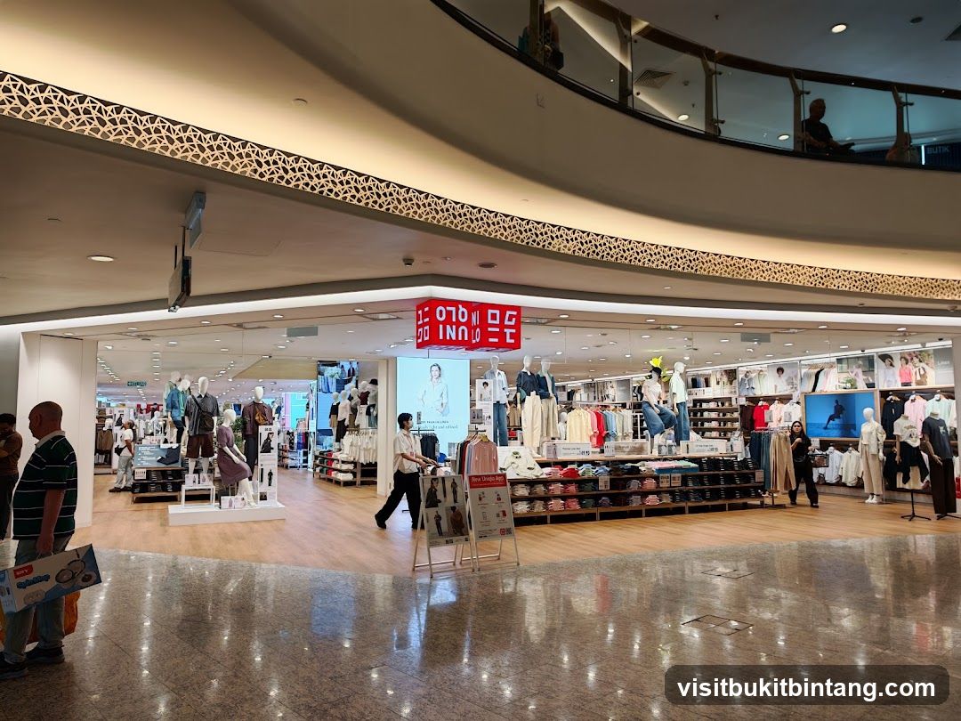 UNIQLO Mid Valley Megamall