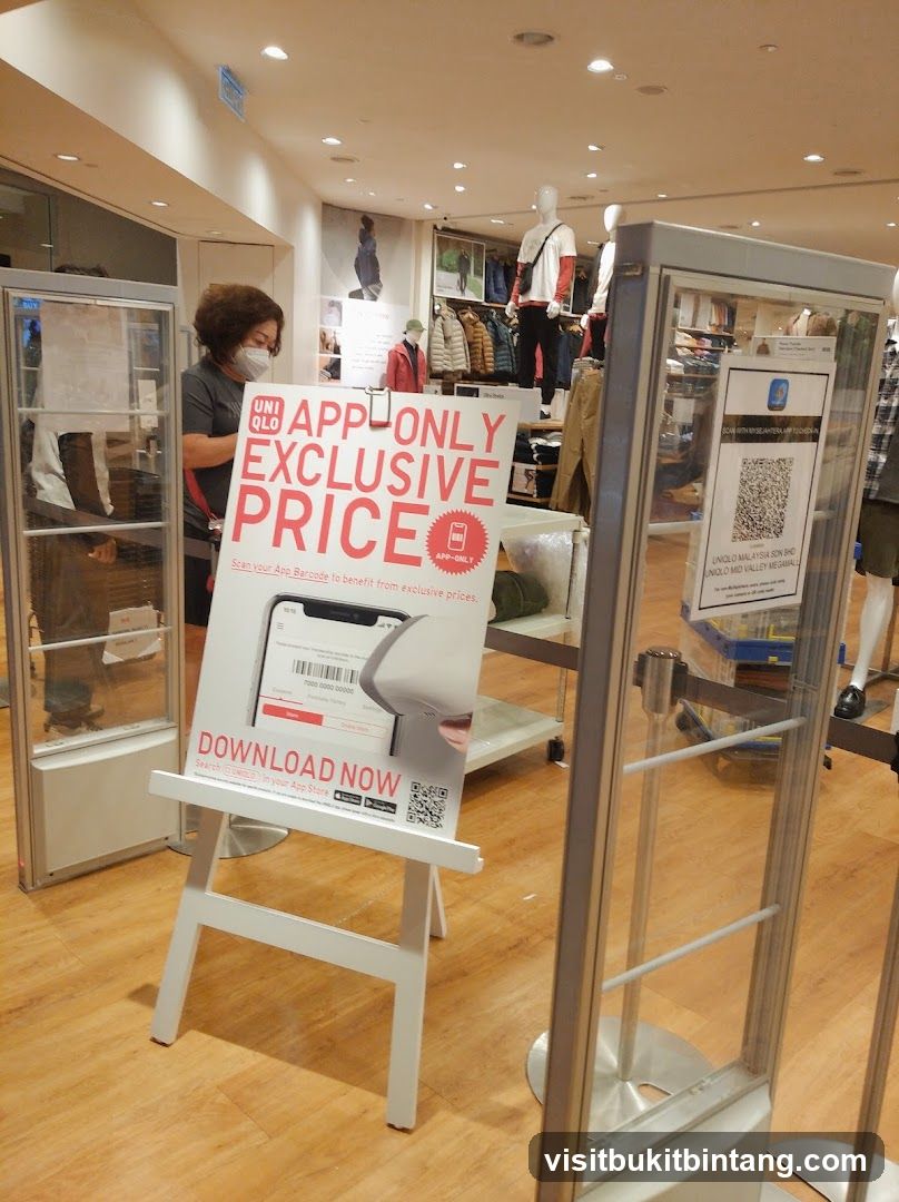 UNIQLO App-Only Exclusive Price Sign