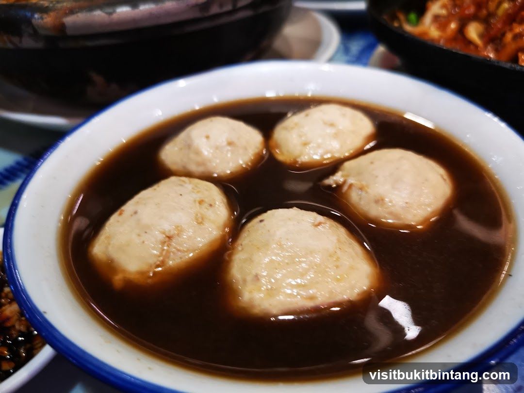 Fish Balls in Broth