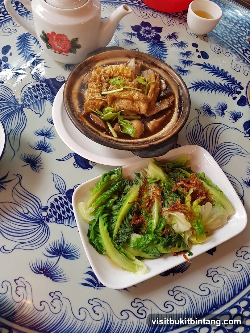 Bak Kut Teh and Stir-fried Lettuce