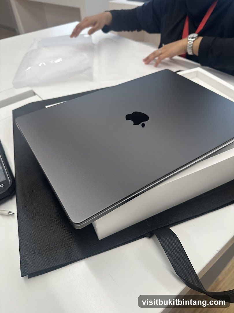 Unboxing a Laptop