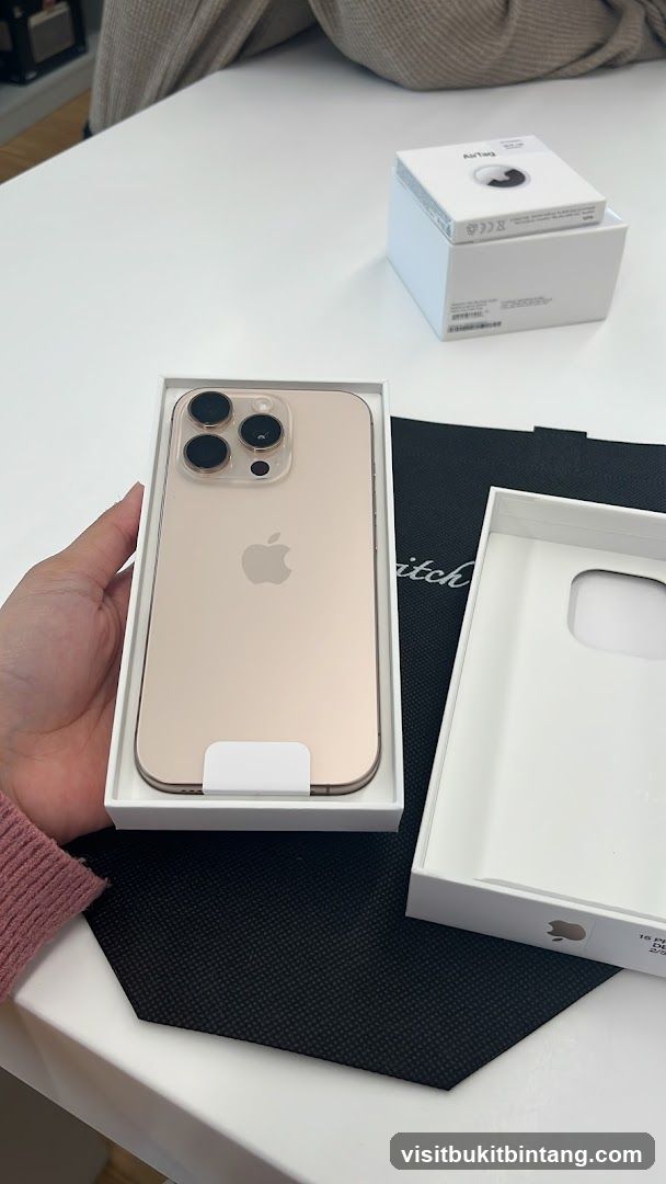 iPhone 14 Pro in box
