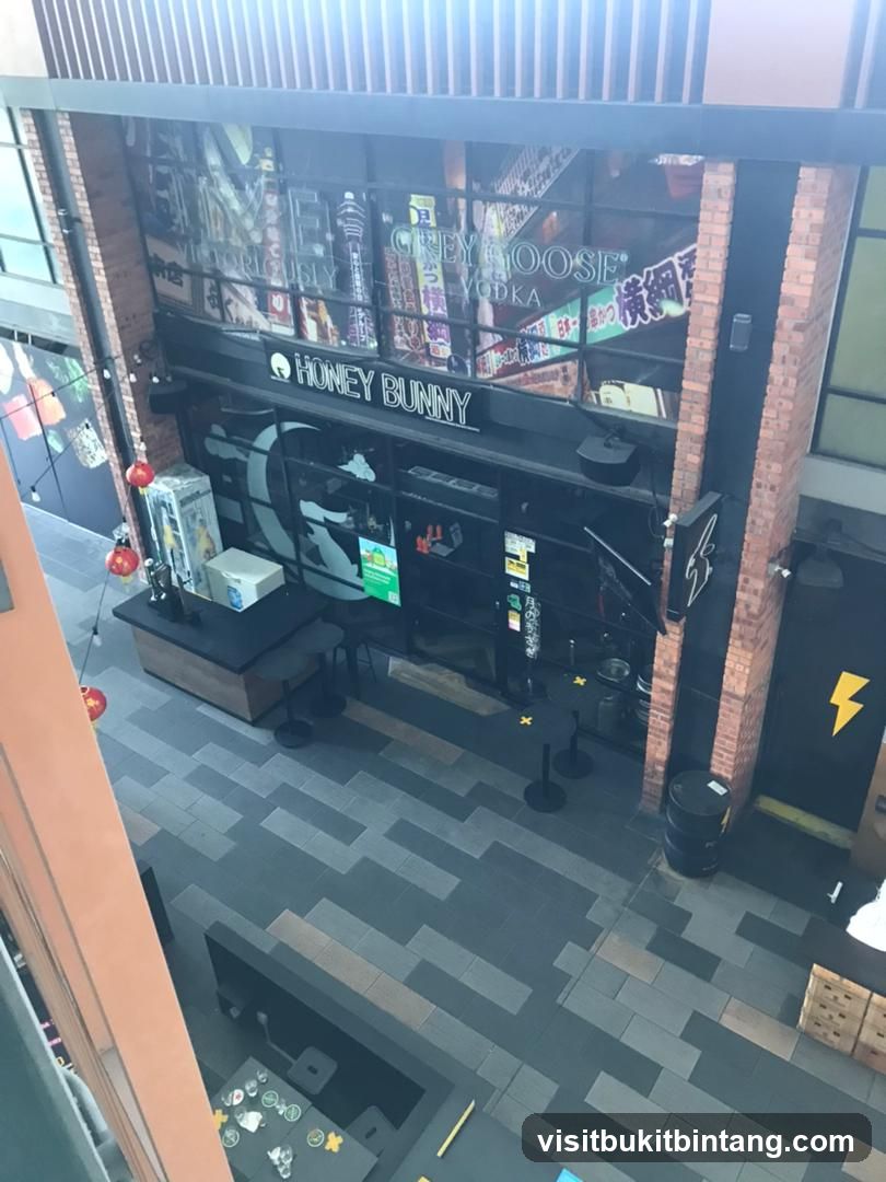 Honey Bunny - Pong Bar and Restaurant