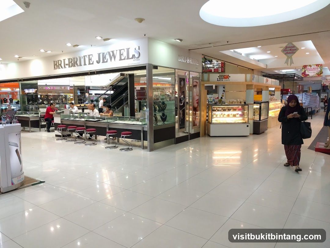 Jewelry Store and Bakery in a Mall