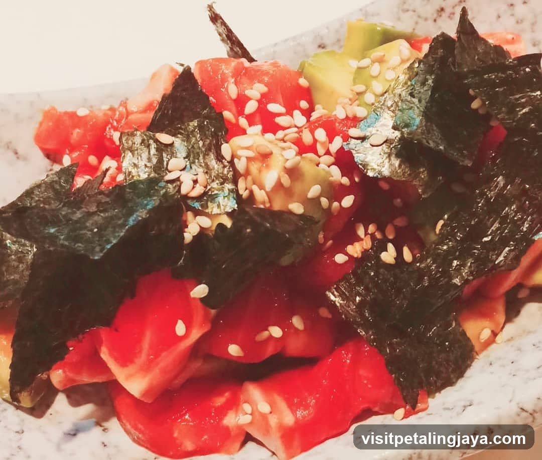 Sashimi Salad with Nori and Sesame Seeds