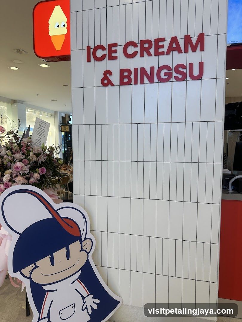 Ice Cream & Bingsu Store Interior