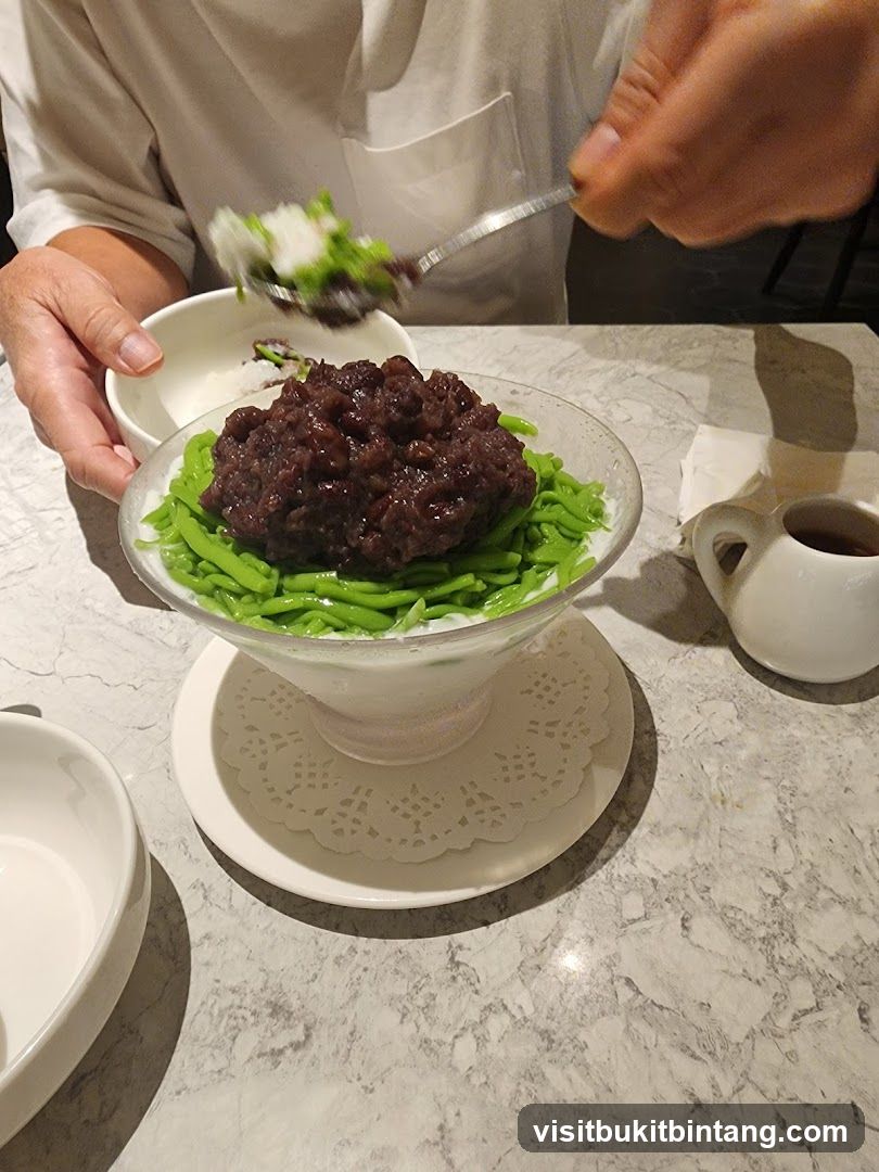 Dessert with Red Beans and Green Noodles