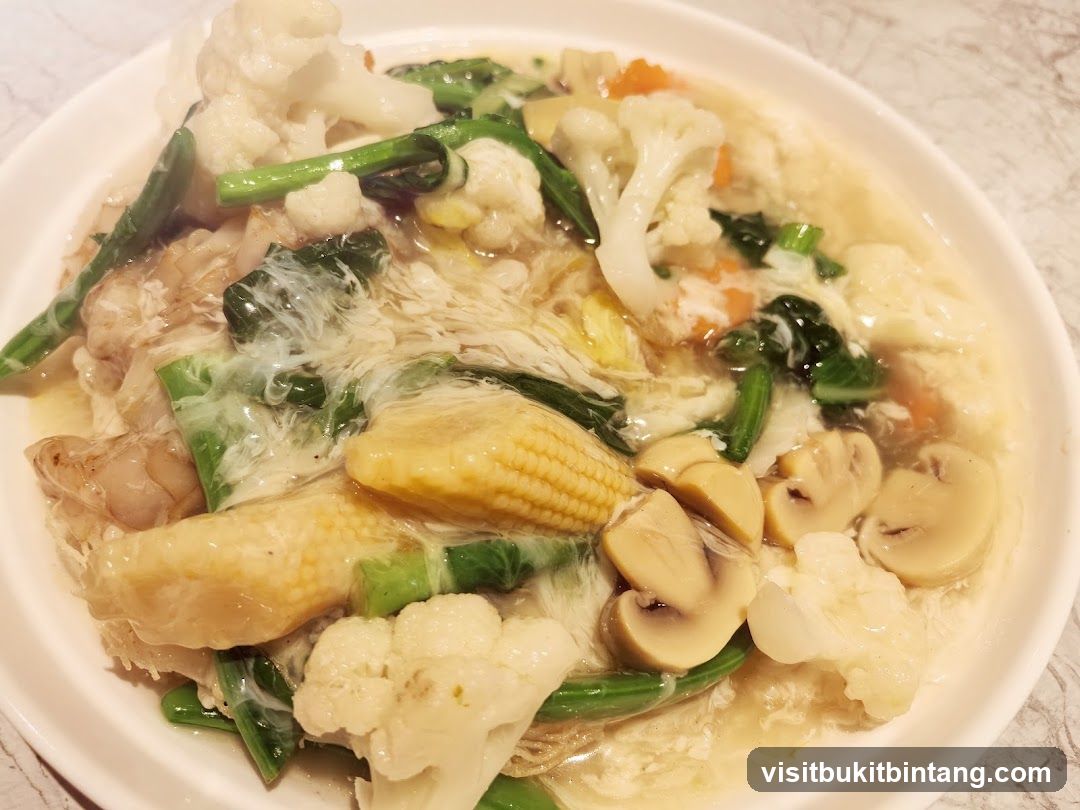 Vegetable Stir-fry with Noodles