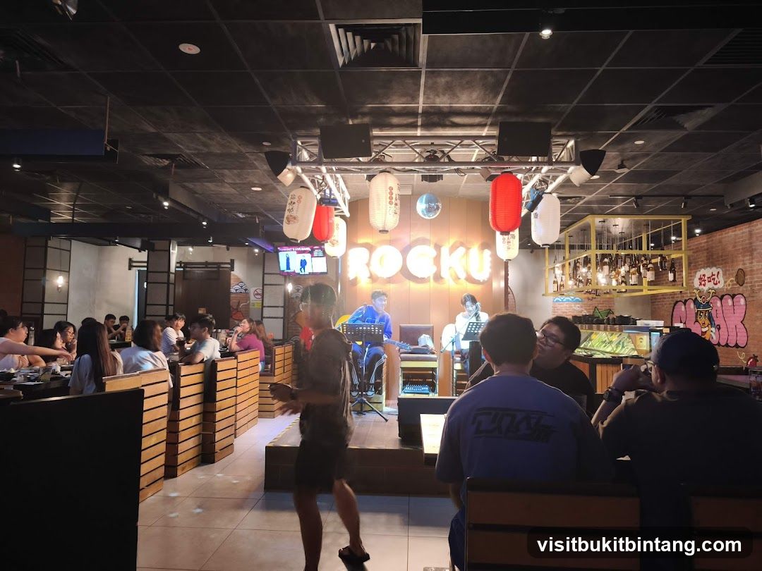 Restaurant with live music