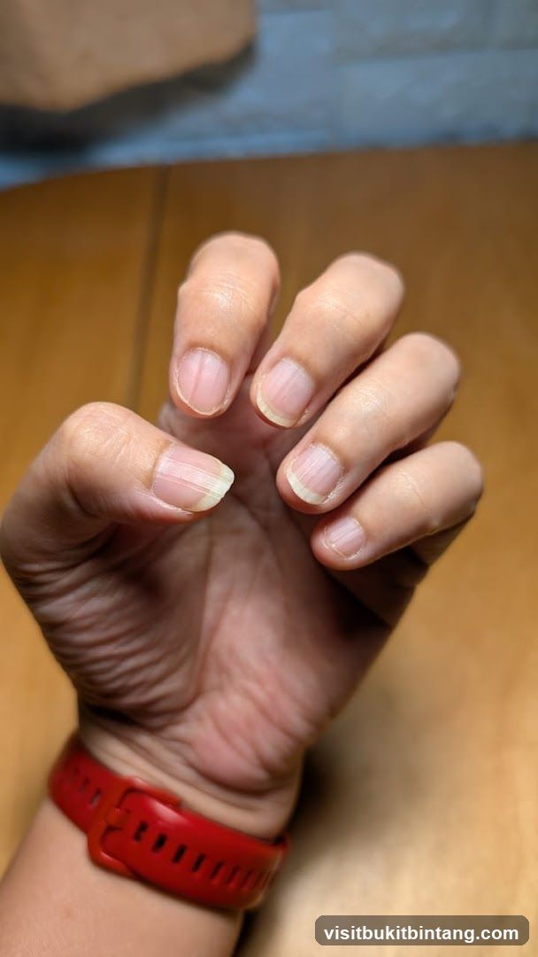 Hand with natural nails
