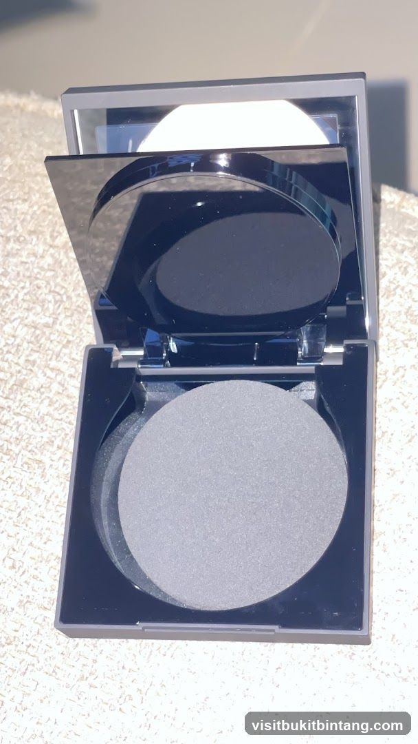 Compact with Mirror