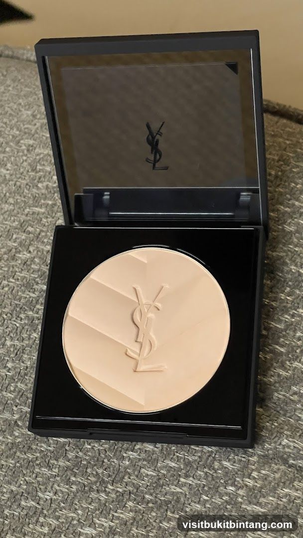 Yves Saint Laurent Compact Powder