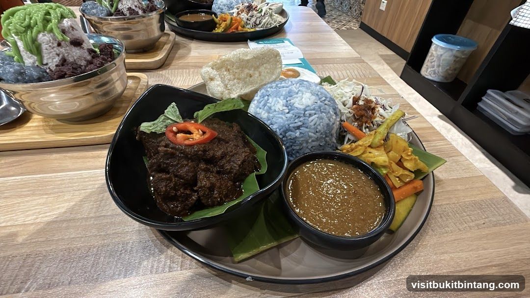 Nasi Kerabu with Beef Rendang