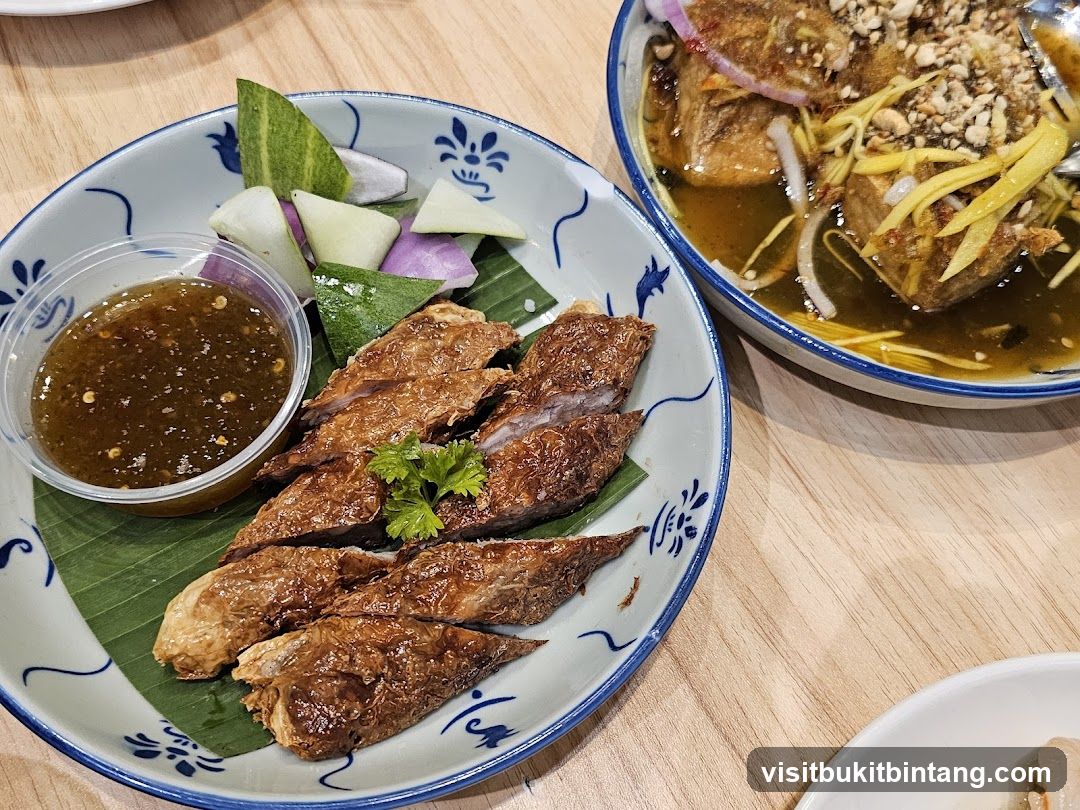 Fried Rolls with Dipping Sauce and Mango Salad