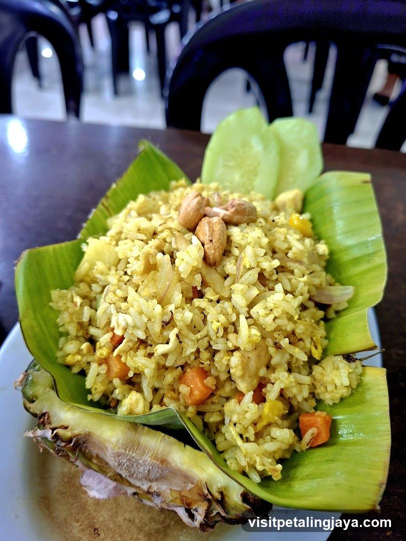 Fried Rice in Pineapple Shell