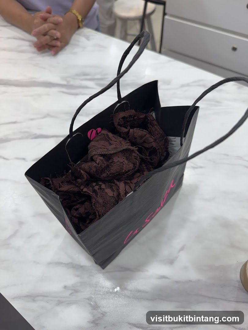 Shopping Bag with Lace