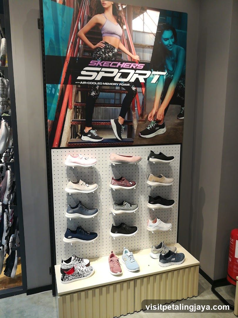 Skechers Sport Display