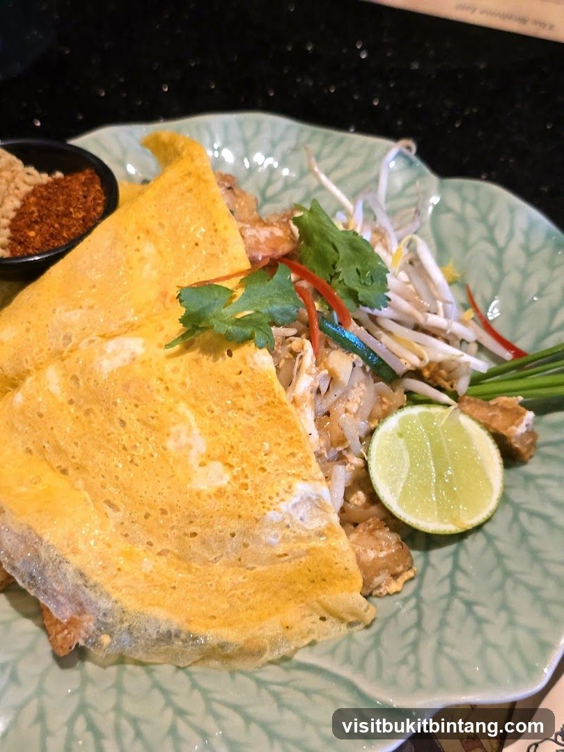 Pad Thai with Omelet