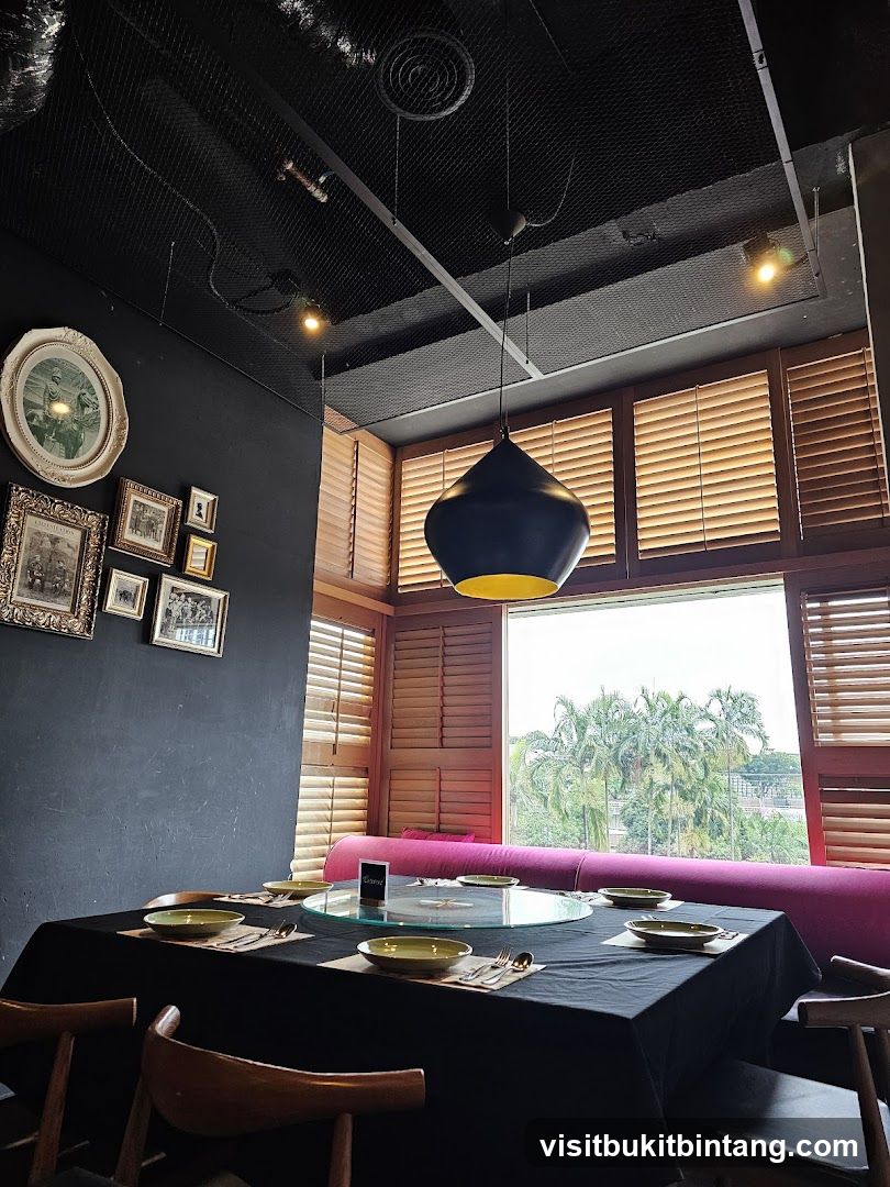 Restaurant Dining Table
