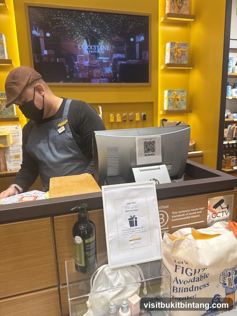 L'Occitane Store Counter