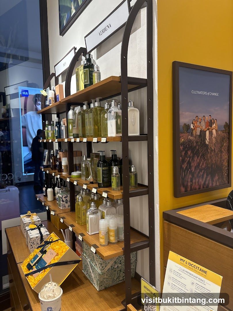 L'Occitane Store Display