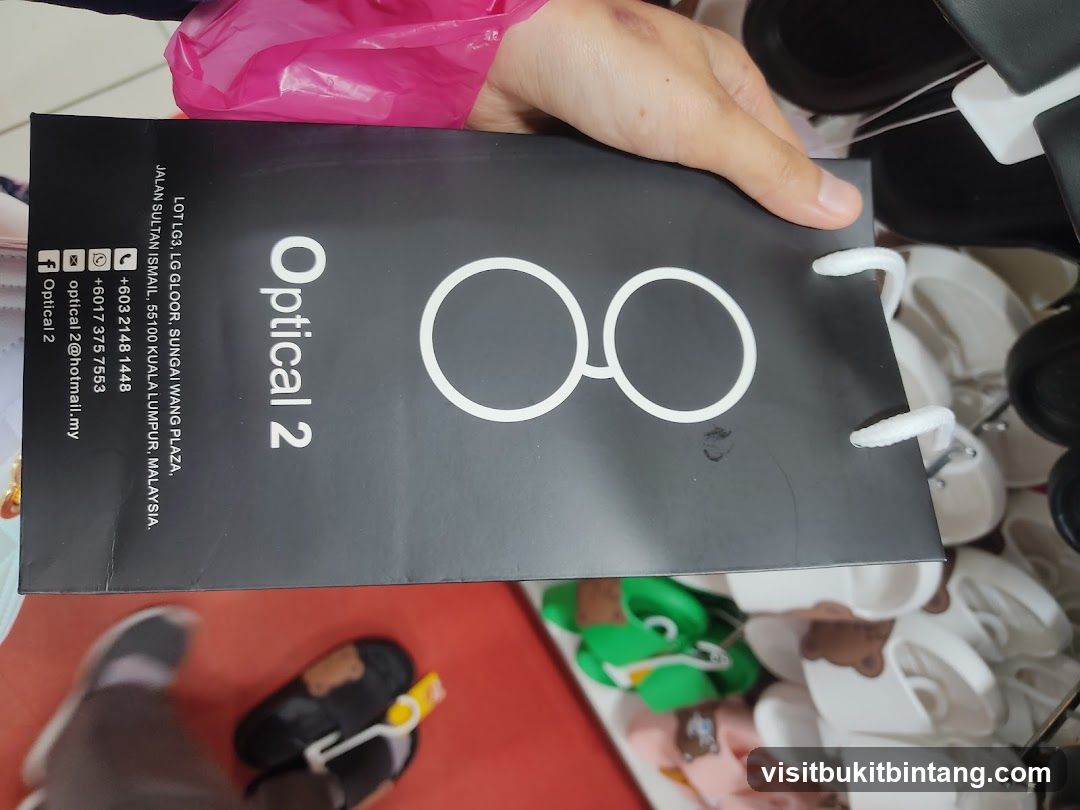 Shopping Bag with Optical 2 Logo